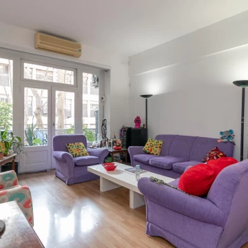 Venta Departamento 3 ambientes, dependencia de servicio, cochera. Palermo