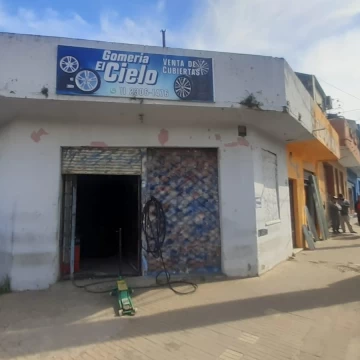 Local y vivienda 3 amb en venta