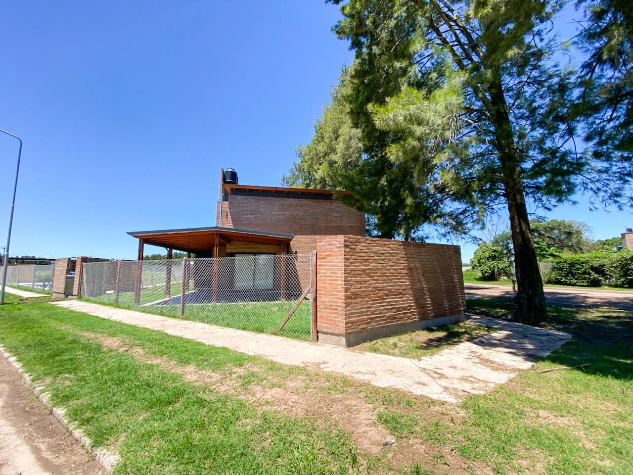 Duplex dos dormitorios en venta en General Lagos