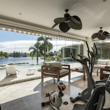 Alquiler Magnifica casa amoblada con vista al lago, 4 dormitorios y cochera - Los Lagos - Nordelta