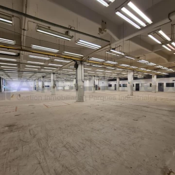 ALQUILER Galpón   Oficinas con 10200 m2 cub en 5 plantas  Valentin Alsina