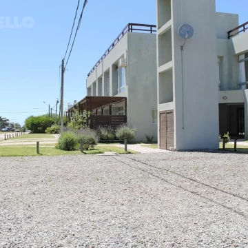 Venta ó alquiler temporario apto de 2 dormitorios con cochera - Bikini
