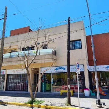 Local en Venta en Villa Ballester - Esquina - Frente a  Hospital Marengo