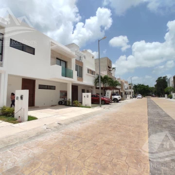 Venta Casa en Cancun  Arbolada