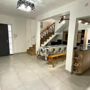Venta PH 3 dormitorios con patio y parrillero - Matheu, Rosario