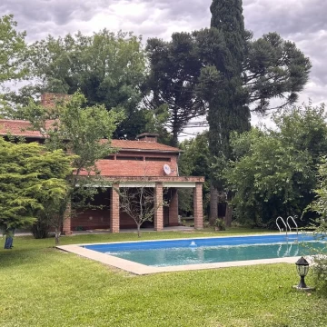 Casa 4 ambientes en los Quinchos Club de Campo , con renta hasta septiembre 2026