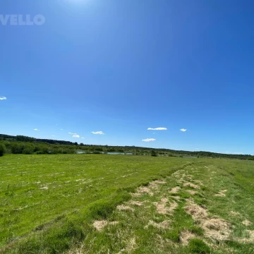 Terreno en venta de 3700 m2 en Carmelo Golf frente al lago