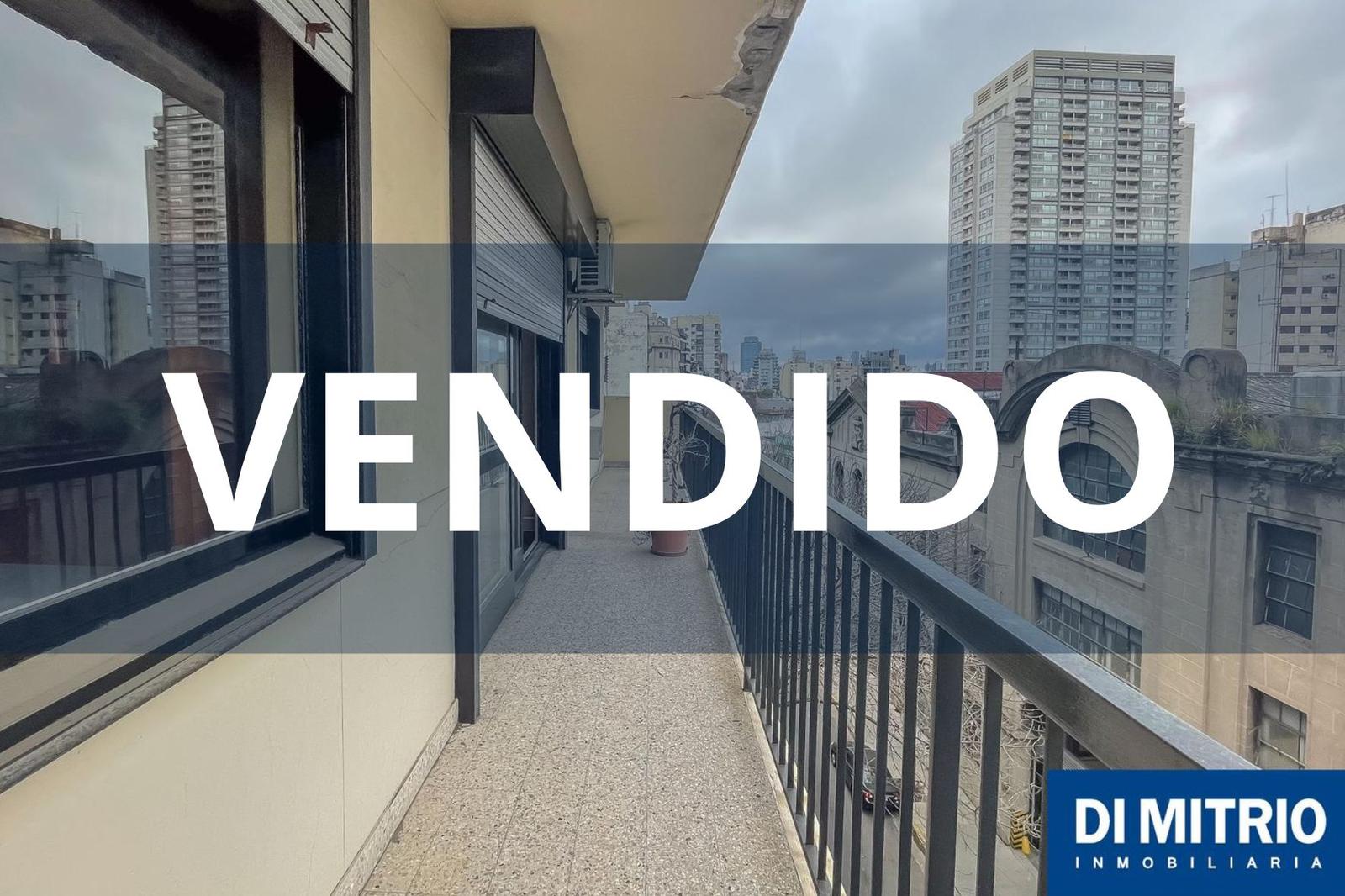 Disfruta de un 3 con dependencia con un comodo balcon y posibilidad de cochera!