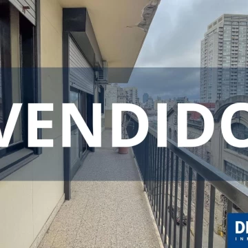 Disfruta de un 3 con dependencia con un comodo balcon y posibilidad de cochera!