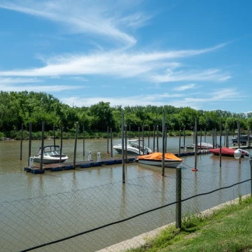 Terreno en  venta con amarra en Vila Marina II