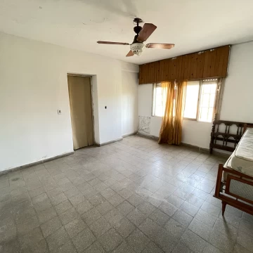 Venta  Casa de 3 dormitorios con local en planta baja - Barrio Parque, Rosario