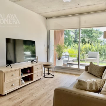 Venta y alquiler temporal apartamento 2 dormitorios en Punta del Este 