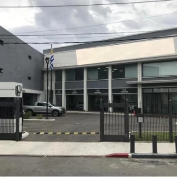 Depósitos con oficinas en La Aguada.