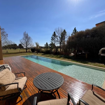 Casa En Venta Con Pileta en Barrio Privado La Carolina Golf y Country Club