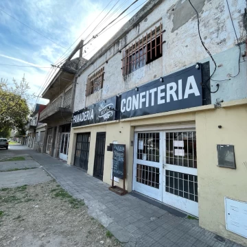 IMPORTANTE LOCAL AL FRENTE - Barrio Parque, Rosario