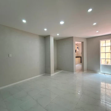 Departamento 4 ambientes en venta en lujan centro planta baja con patio