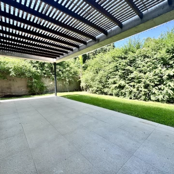 Departamento tres ambientes con jardin en complejo Terrazas H1- Zona Highland
