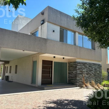 Casa de Categoría en Venta en Terravista