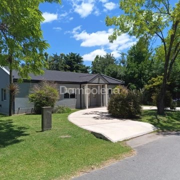 Casa  en Venta en La Cesarina, General Rodríguez