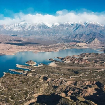 Lote de 2000m2 en Cantos de Miralago – Potrerillos, Mendoza - Barrio con Vista al Lago