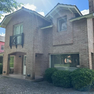 Casa en venta en Country Banco Provincia, Francisco Alvarez, Moreno