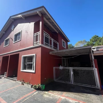 VENTA EXCELENTE DÚPLEX , TRES AMB. MAS ALTILLO, MAR DE AJÓ.