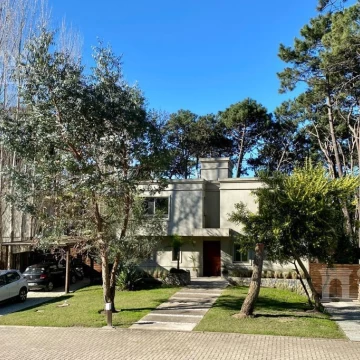 Casa en venta 3 dormitorios en Barrio cerrado 