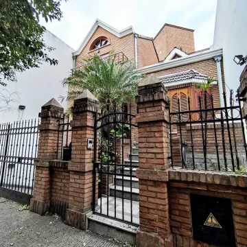 Zeballos 2500 - Casa de 3 dormitorios en venta en Rosario