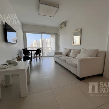 Punta del Este - Playa Mansa - Apartamento de 2 Dormitorios Frente al mar