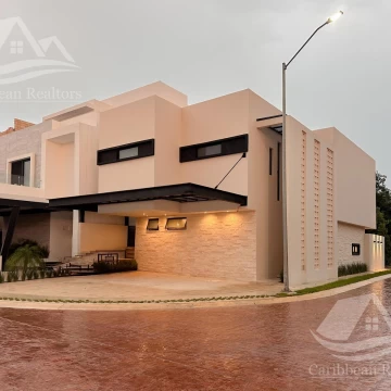 Casa en Venta en Via Cumbres Cancun