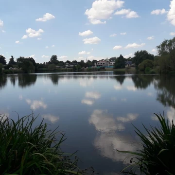 Terreno a la Laguna en Club de Campo San Francisco Manzanares Pilar