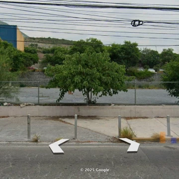 Terreno en renta en Av. Aarón Sáenz Garza, Monterrey NL.