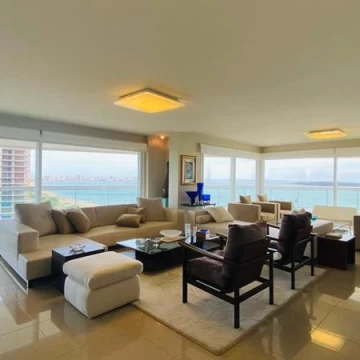 Primer linea playa Mansa 3 dormitorios y servicio mas de 400 mt2 con terrazas - Departamento - Punta del Este