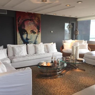 VENTA Y ALQUILER ANUAL de Apartamento - Playa Brava