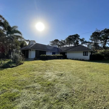 Casa 4 dorm. 4 baños Playa Mansa - punta del este - Alquiler temporada