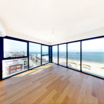 Venta apartamento tres dormitorios con terraza en Malvin