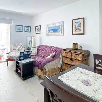 Departamento/Apto 2 dormitorios C/cochera - Playa Mansa - Temporada Punta del este