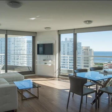 Apartamento 2 dormitorios en suite con terraza en Aidy Grill, Punta del Este