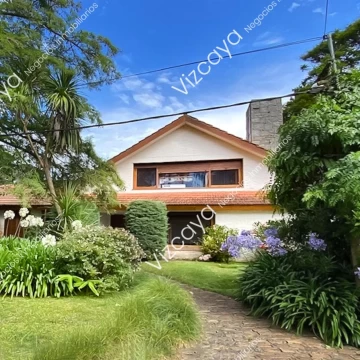 Casa de 5 dormitorios - Playa Mansa