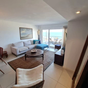 Venta apartamento 2 dormitorios con terraza en Península, Punta del Este