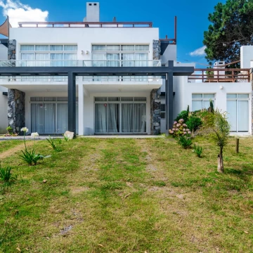 Alquiler Anual Casa 3 dormitorios en Manantiales, Punta del Este