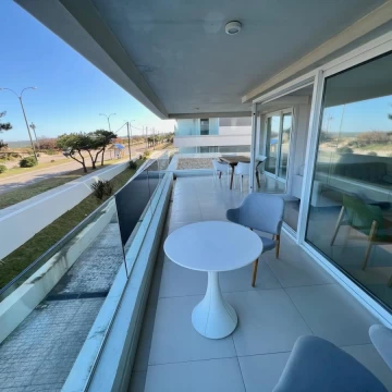 apartamento de 3 dormitorios en primera linea de la mansa