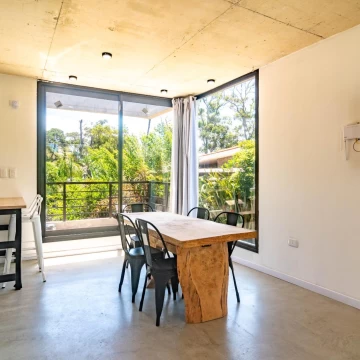 Venta Casa de tres dormitorios y tres baños en playa mansa Punta del Este