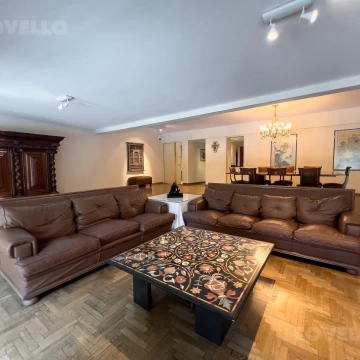 Venta piso de 6 ambientes con 2 cocheras - Recoleta