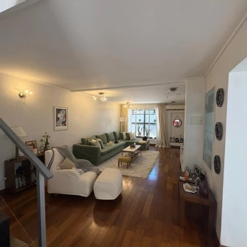 Casa 2 plantas con Patio en Venta - 4 ambientes - San Cristobal