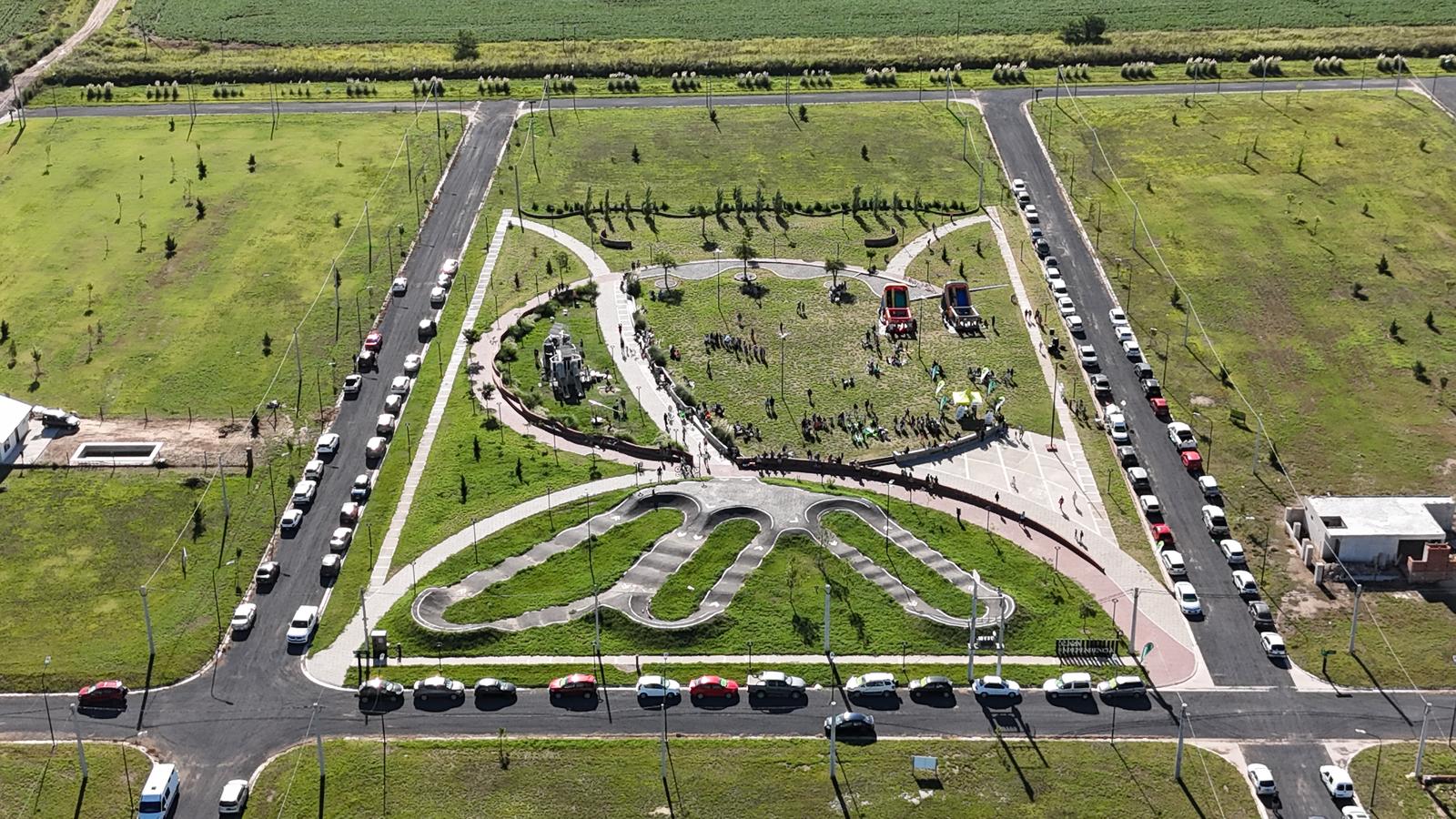 Los Pinos 4   Lote en venta barrio residencial abierto  Álvarez