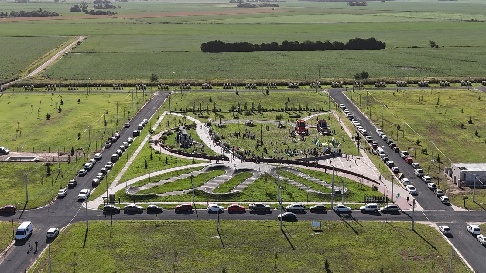 Los Pinos 4   Lote en venta barrio residencial abierto  Álvarez