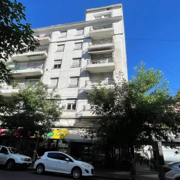 Departamento de 2 dormitorios en venta en La Plata