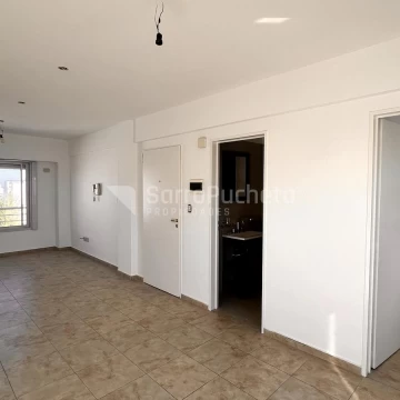 Venta departamento semipiso 1 ambiente en Moron. (8ºB)