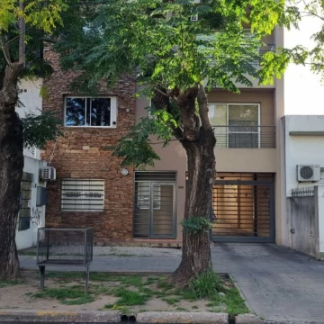 Oficina en venta 2 ambientes frente en Merlo